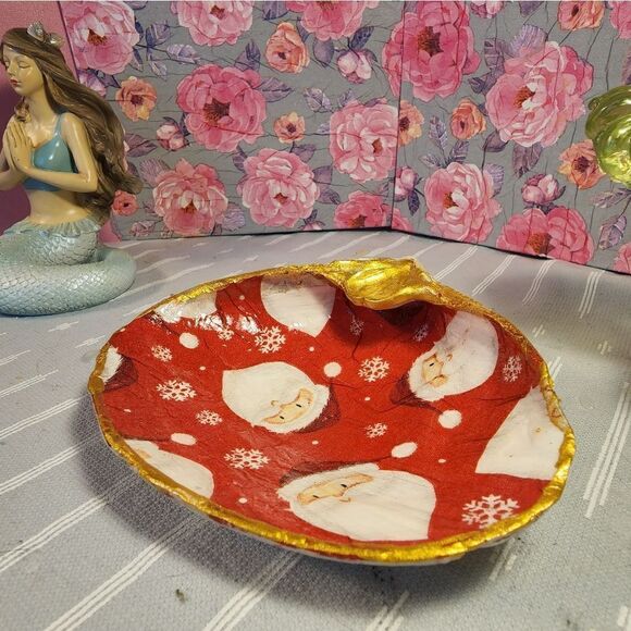 DECOUPAGE CLAM SHELL DECOUPAGE CHRISTMAS SANTA CLAUS TRINKET DISH - Picture 7 of 10